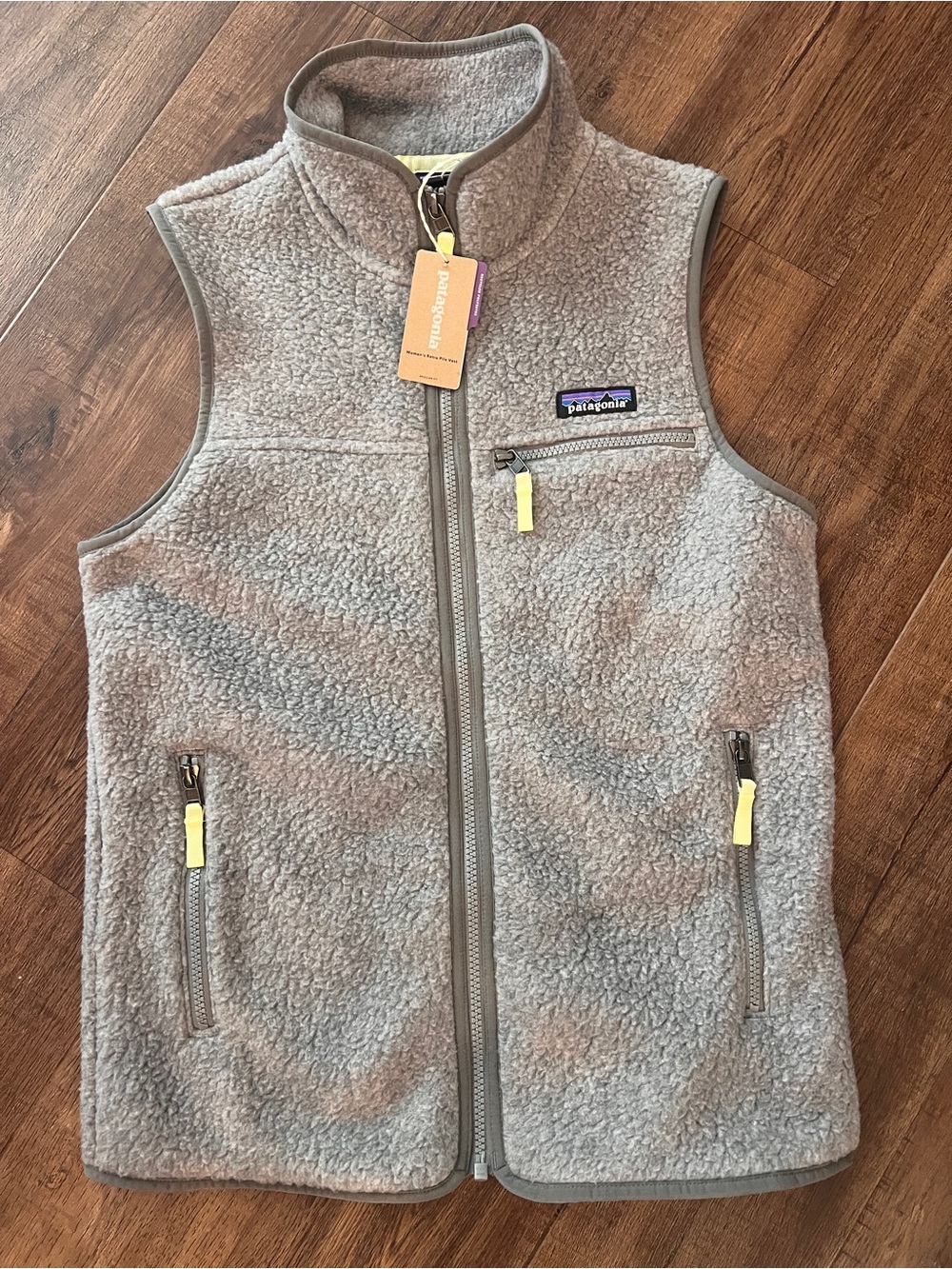 Patagonia Women’s Retro Pile Fleece Vest Gray Yellow Size S NWT